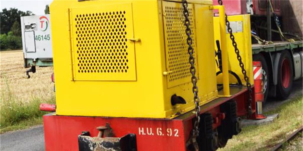 Kran bringt Feldbahnfreunden neue „Babys“ - weitere Mittwochsfahrten Kran bringt Feldbahnfreunden neue „Babys“ - weitere Mittwochsfahrten