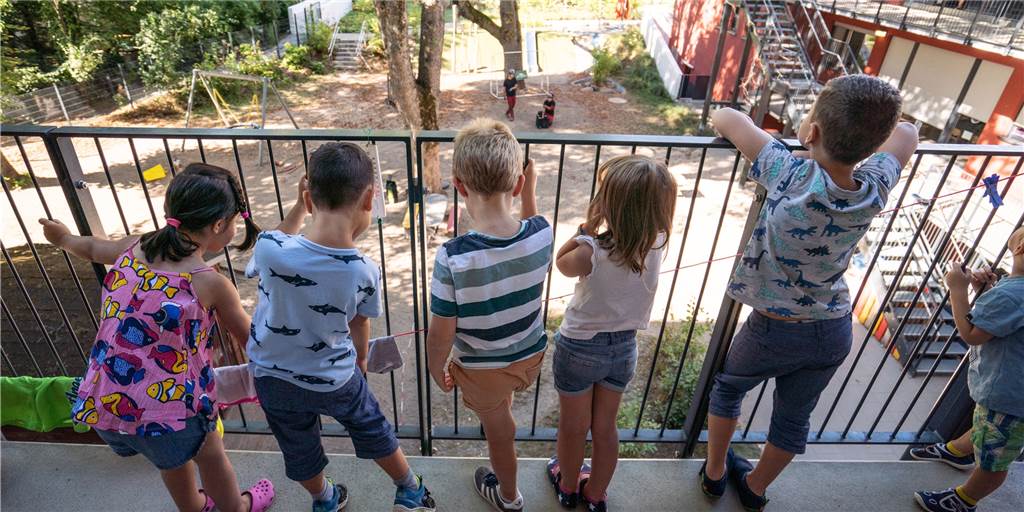 Viele Eltern warten in Castrop-Rauxel auf Kita-Plätze für ihre Kinder Viele Eltern in Castrop-Rauxel wissen noch nicht, wo und von wem ihre Kinder in diesem Jahr betreut werden.