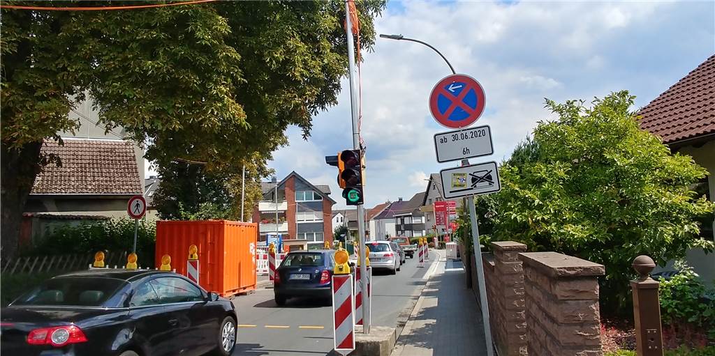 Abkürzung für Schürener Baustellen sorgt für Unmut bei Anliegern Die Baustellenampel am Büter verleitet zu Umwegen – auch durch Anliegerstraßen.