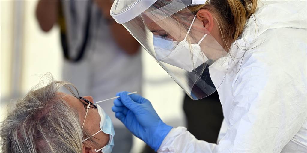 Corona-Tests für Lehrer: „Beim Konzept muss die Politik schnell nachbessern“ Ab der kommenden Woche (10.8.) können sich Lehrer freiwillig und ohne Anlass auf das Coronavirus testen lassen.