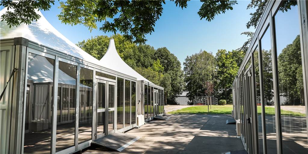 Notlösung an zwei Dortmunder Schulen: Unterricht startet im Pagodenzelt Notlösung an zwei Dortmunder Schulen: Unterricht startet im Pagodenzelt