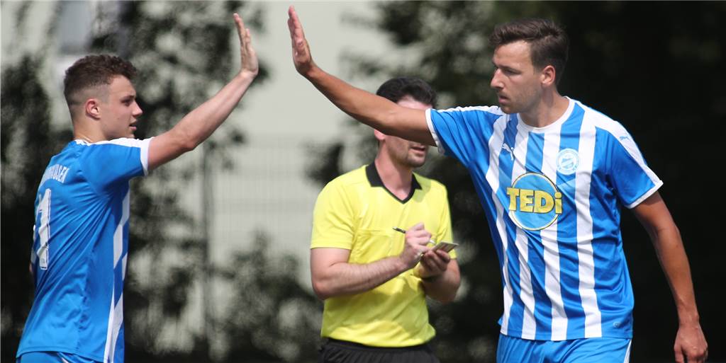 FC Brünninghausen feiert den nächsten hohen Sieg und testet einen Gastspieler FC Brünninghausen feiert den nächsten hohen Sieg und testet einen Gastspieler