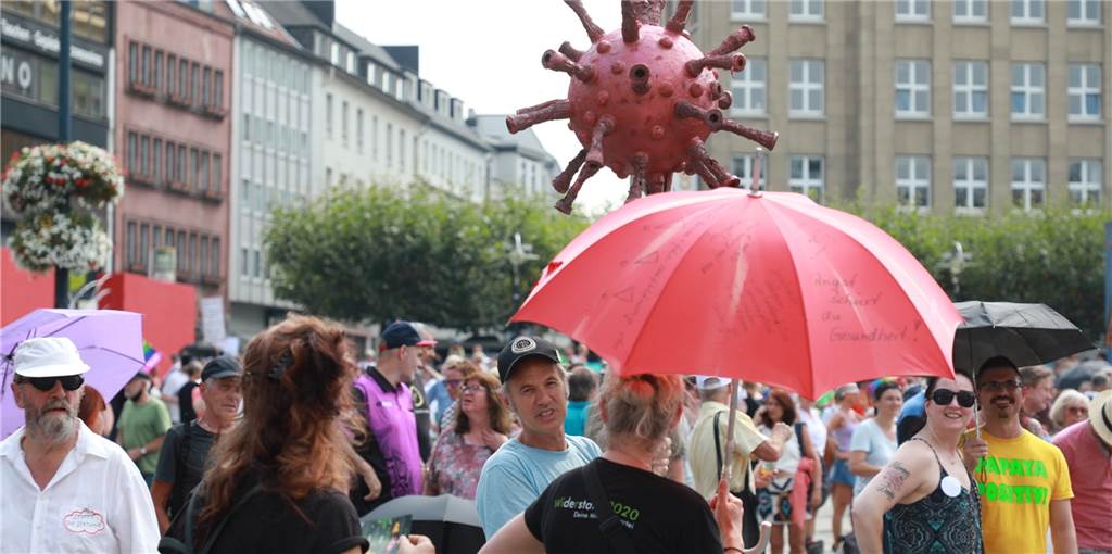 Knapp 2800 Teilnehmer waren auf der Demo der Coronaschutz-Gegner am Sonntag in Dortmund.