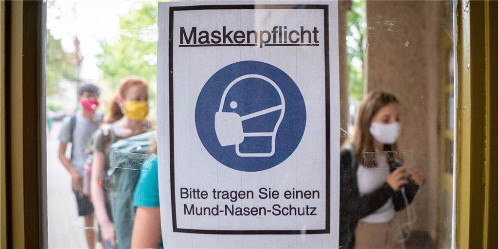 Gegen mehr als 2000 Dortmunder wurde schon ein Corona-Bußgeld verhängt Noch muss in Dortmund niemand ein Bußgeld bezahlen, weil er zum ersten Mal gegen die Maskenpflicht verstößt. Aber das soll sich bald ändern. Dann könnte dieser Verstoß 150 Euro kosten.