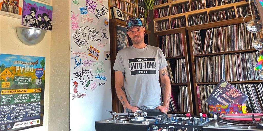 Der Lockdown hat den Musiker und DJ „Der Wolf“ erfinderisch gemacht Der Lockdown hat den Musiker und DJ „Der Wolf“ erfinderisch gemacht