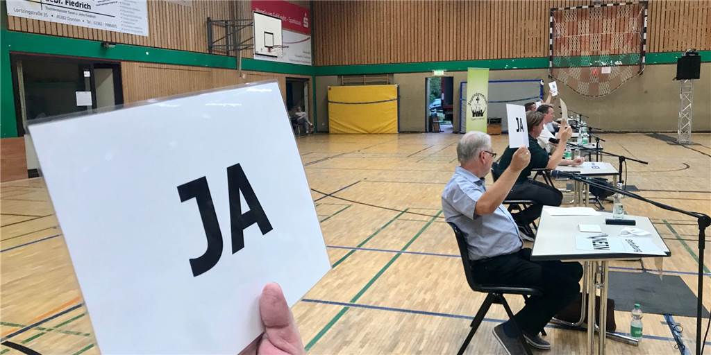 Kandidatengrillen: Die große Einigkeit in der Großraum-Sauna (Video) Ja, Nein oder Enthaltung - die Spitzenkandidaten der sieben Parteien in Dorsten waren sich bei mehreren Fragen einig.