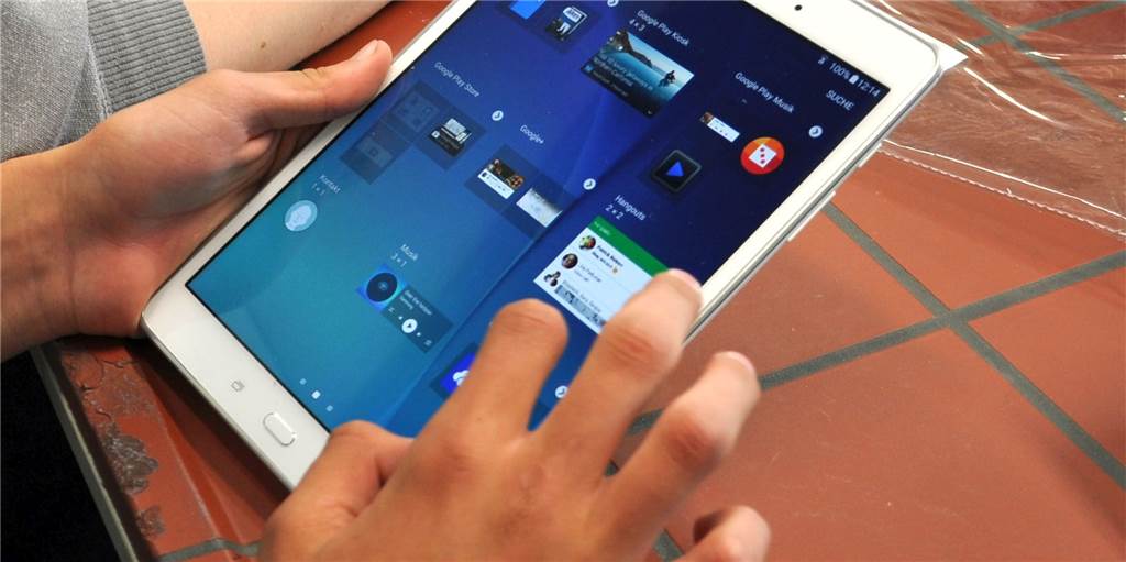 Unterricht zu Hause: In Selm gibt es jetzt für bedürftige Schüler iPads Nicht jeder Schüler verfügt über ein Tablet, mit dem Unterricht auf Distanz möglich ist, wenn Präsenzunterricht nicht laufen kann. Die Stadt wird demnächst bedürftige Schüler mit iPads ausstatten.