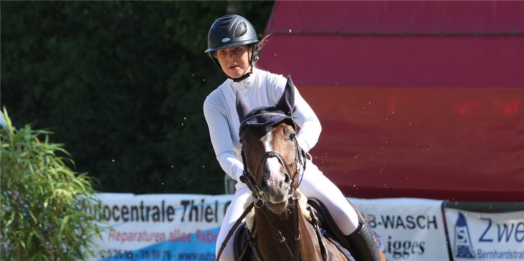 Marie Ligges qualifiziert sich zweifach für Bundeschampionat - tritt aber nicht an Marie Ligges qualifiziert sich zweifach für Bundeschampionat - tritt aber nicht an