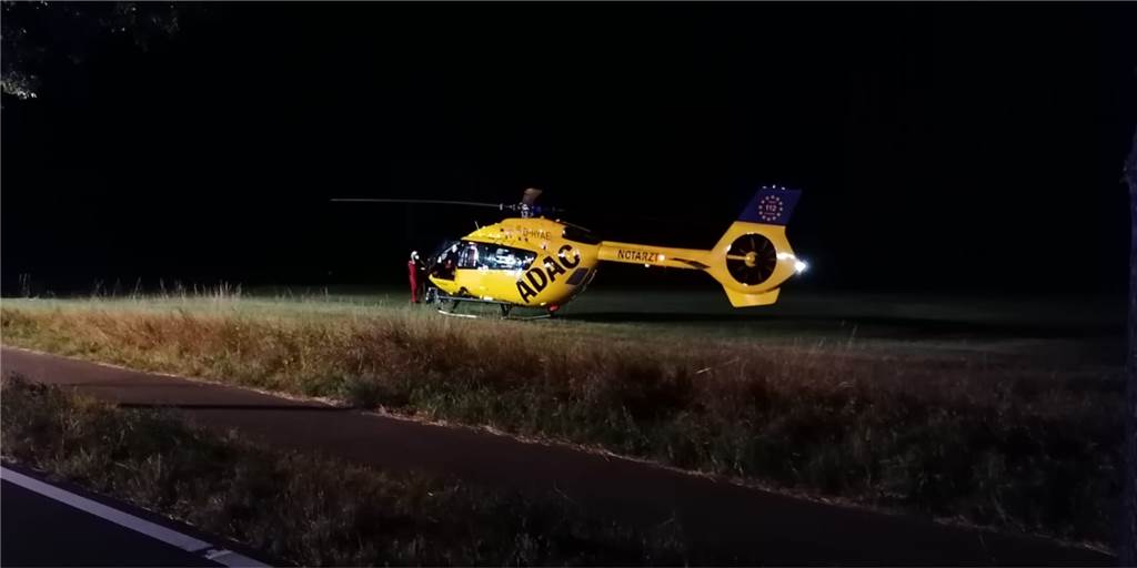 Unfall: Fahrer ohne Führerschein, 18-Jähriger lebensgefährlich verletzt Alle fünf Insassen des Fahrzeugs mussten ins Krankenhaus gebracht werden. Ein 18-Jähriger wurde wegen seiner schweren Kopfverletzungen per Hubschrauber in eine Unfallklinik geflogen.