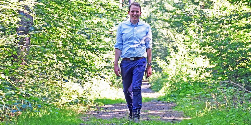 Tom Tenostendarp setzt auf die Themen Lernen, Arbeiten und Leben Tom Tenostendarp ist gerne in der Natur unterwegs.