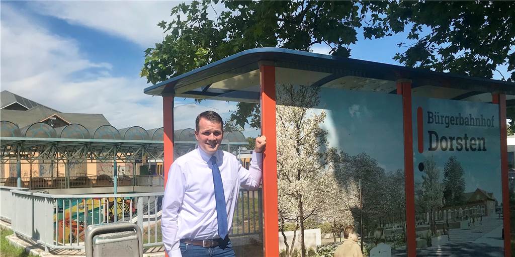 Tobias Stockhoff: Der Bürgermeister betont das Miteinander Tobias Stockhoff am Bürgerbahnhof in Dorsten - ein Ort von vielen, wo bürgerschaftliches Engagement gefragt war.
