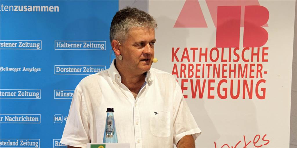 Striepens über Barrierefreiheit: „Man kommt nicht stolperfrei durch die Stadt“ Benedikt Striepens ist Bürgermeister-Kandidat der Grünen - und das nicht zum ersten Mal.