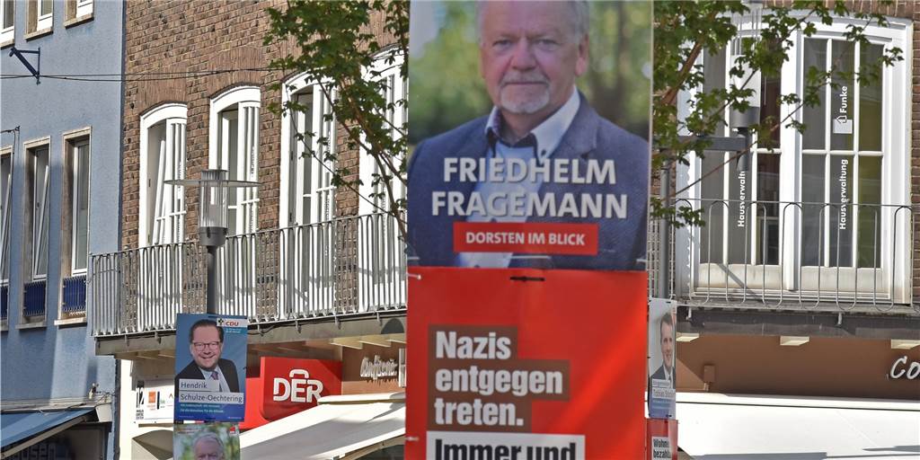 Bürgermeister, Landrat, 5 Zettel: Eine Anleitung durchs Wahl-Wirrwarr Schilderwald in der Fußgängerzone: Wer macht denn jetzt Wahlkampf für welches Amt?