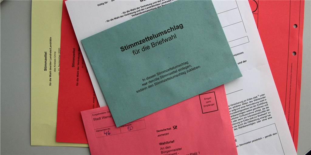 Gelochte Scheine und eigentümliche Nummern - seltsame Stimmzettel 2020 Die Kommunalwahl 2020 bedeutet eine Menge Papier für den Wähler. Neun verschiedene Stücke beinhaltet der Umschlag für die Briefwahl-Unterlagen.