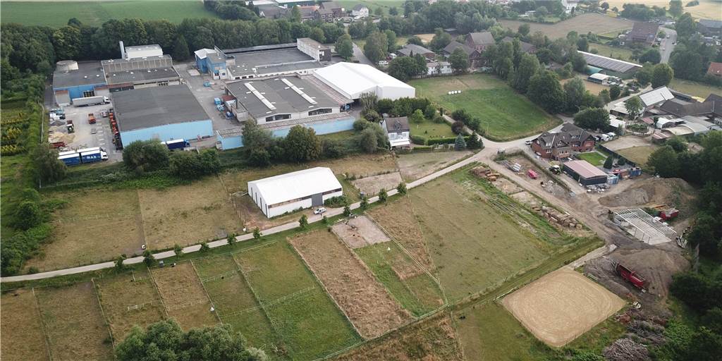 Demo geplant: Widerstand in Merklinde formiert sich Höfe, Pferdeweiden, viel Natur, Kornbrennerei Büchter. Aber auch große Hallen, Bagger, Gewerbe: An der Stadtgrenze zwischen Bochum und Castrop-Rauxel will sich ein Bodenaufbereiter ansiedeln. Die Politik in Castrop-Rauxel will das gern verhindern. Aber hat sie darauf genug Einfluss?