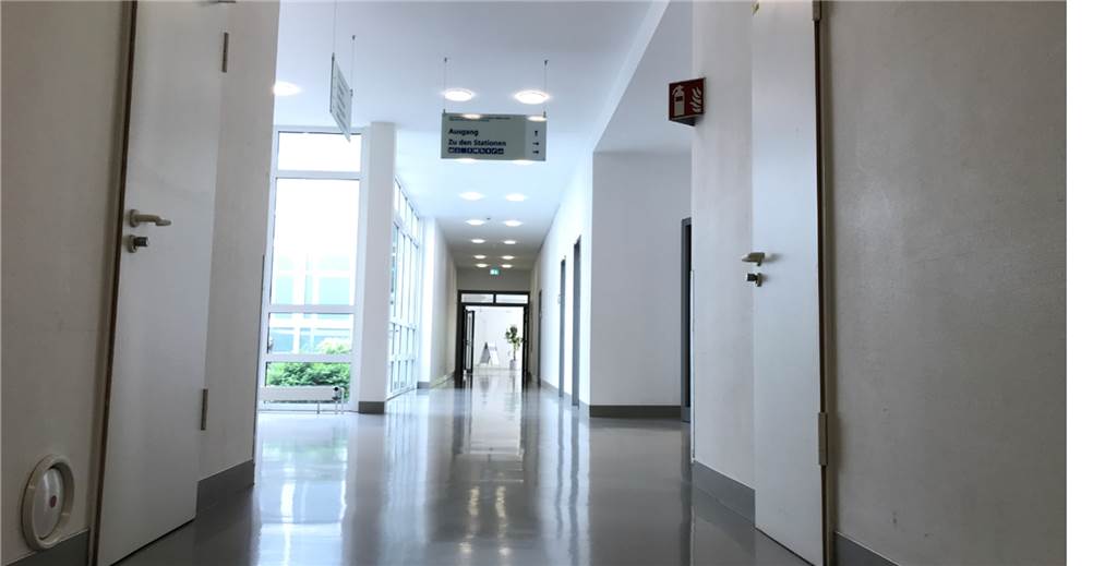 Weitere Corona-Fälle im Castroper Rochus-Hospital Ein Corona-Ausbruch im St.-Rochus-Hospital sorgte zuletzt für Unruhe unter Patienten, in der Belegschaft und in der Bevölkerung. Inzwischen sind mehr Details bekannt - aber auch neue Fälle.