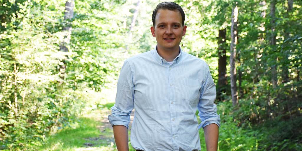 Video-Interview: 20 nicht ganz ernst gemeinte Fragen an Tom Tenostendarp Tom Tenostendarp tritt für die CDU zur Bürgermeisterwahl in Vreden an.