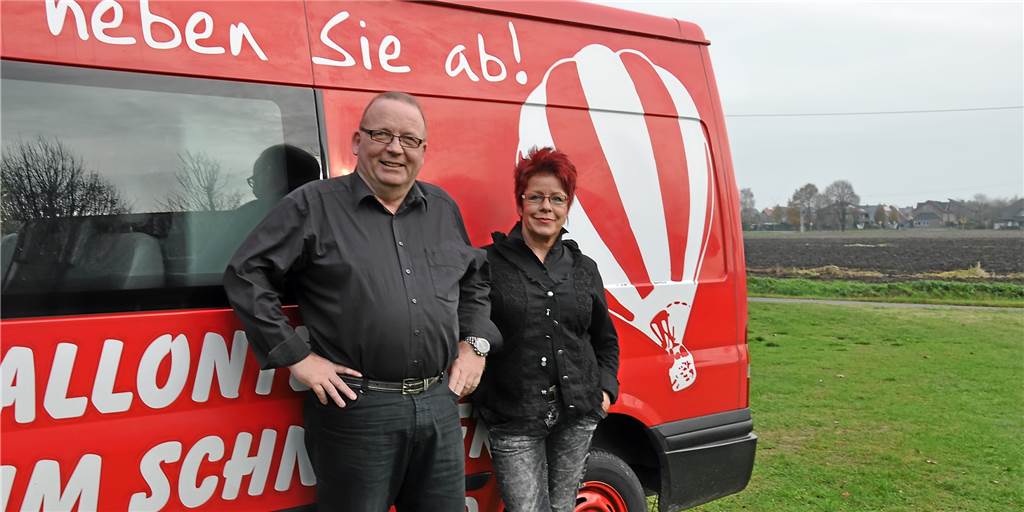 Achim Schneider und Birgit Waterkamp vom Ballonteam Schneider freuen sich, dass sie wieder Fahrten organisieren dürfen.