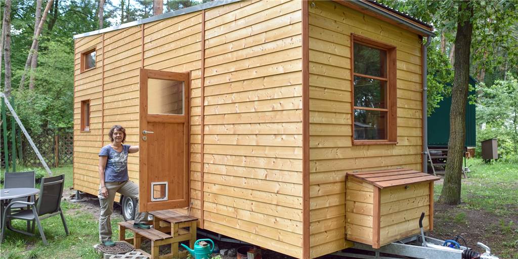 Würden Vredener auf Platz verzichten und in Tiny Houses wohnen? Tiny Houses wie dieses in Brandenburg könnten schon bald in Vreden erreichtet werden. Die Politik steht der Idee überwiegend offen gegenüber.