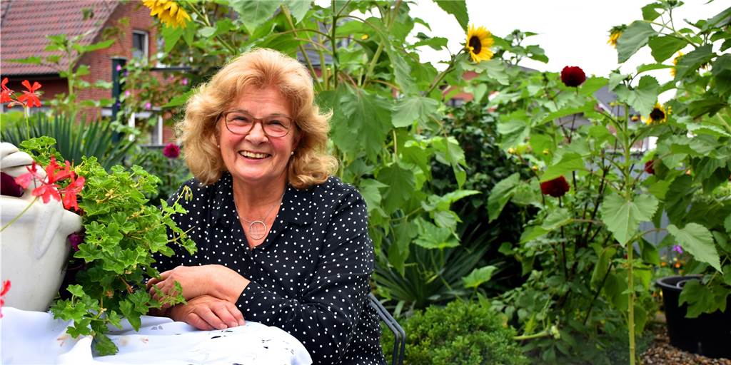 Ana Petrovic kam zum Geldverdienen und verliebte sich in Oeding Ana Petrovic (67) in ihrem Garten an der Winterswyker Straße. Mit 16 kam sie nach Oeding – und ist geblieben. Heute sieht sie sich längst als echte Oedingerin.