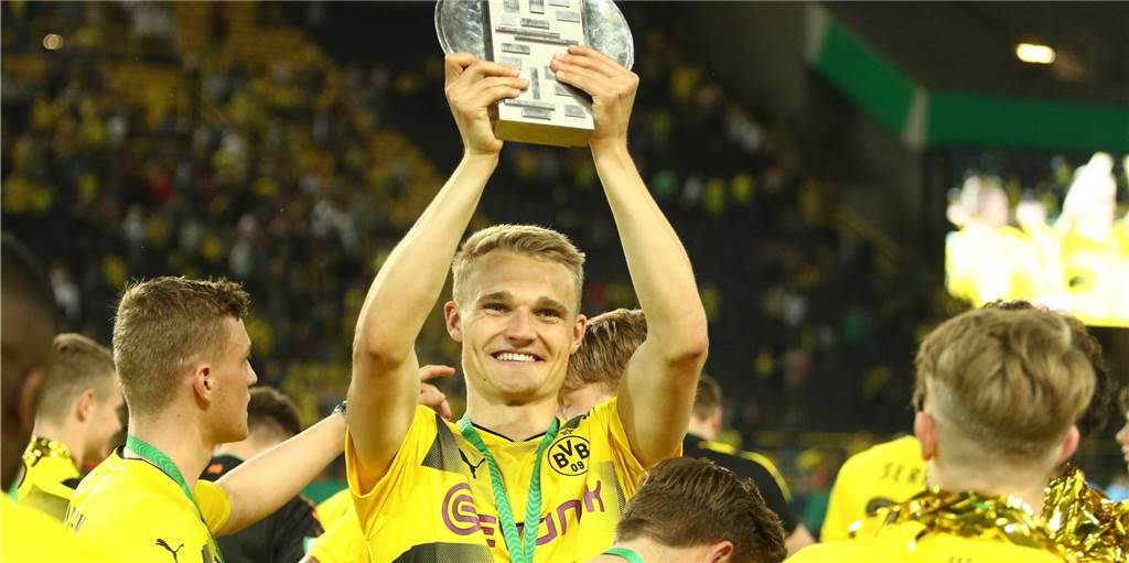 Amos Pieper spricht vor Karriere-Höhepunkt über Ausbildung bei Borussia Dortmund Amos Pieper spricht vor Karriere-Höhepunkt über Ausbildung bei Borussia Dortmund