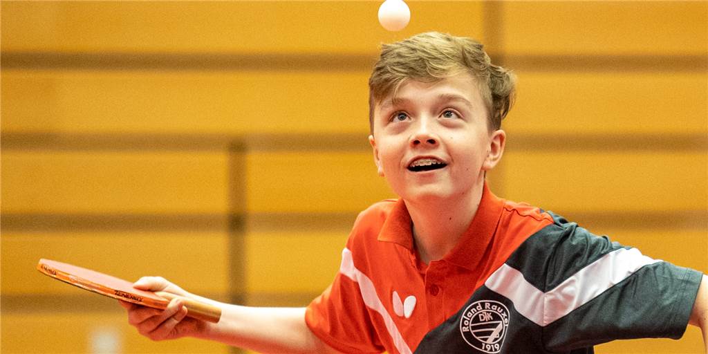 Allein unter Männern: Ein 14-Jähriger spielt Tischtennis bei der DJK Roland Rauxel Allein unter Männern: Ein 14-Jähriger spielt Tischtennis bei der DJK Roland Rauxel