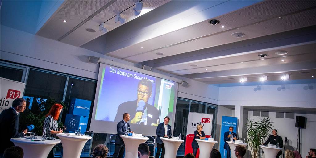 So reagierten die OB-Kandidaten auf ihre neuesten Umfrage-Ergebnisse Na überrascht? Die fünf OB-Kandidaten kommentierten am Ende der Podiumsdiskussion „Rennen ums Rathaus“ ihre aktuellsten Umfrage-Ergebnisse.