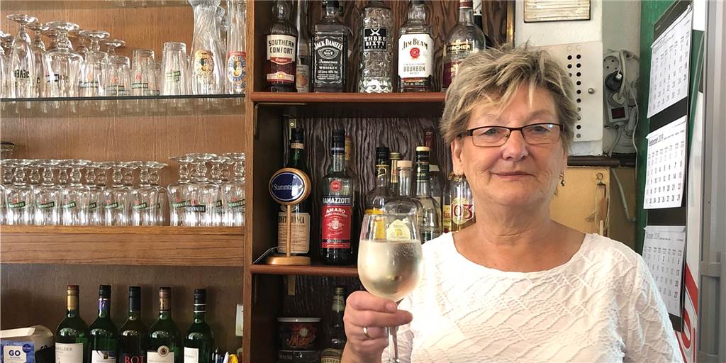 Wahl im Bezirk Lütgendortmund: Weniger Steuern für vorbildliche Kneipen Die lebendige Bier- und Kneipenkultur im Stadtbezirk Lütgendortmund soll gefördert werden, fordert eine Partei. Wirtin Bianca Tix wird dieser Vorschlag sicherlich freuen.