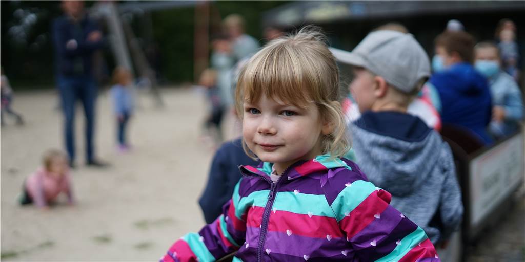 Großer Spaß seit Generationen – die Parkbahn im Losbergpark ist Kult Schon seit Generationen begeistert die Parkbahn im Losbergpark. Viele Eltern, die heute am Rand warten, sind früher selber mitgefahren.