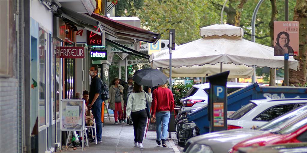 Beschwerden über immer mehr Bettler - Obdachlose schläft auf privater Terrasse Nicht nur in der Fußgängerzone werde vermehrt gebettelt, sagen die Einzelhändler an der Beurhausstraße. Auch im Klinikviertel seien Menschen, die Passanten anschnorren, mittlerweile an der Tagesordnung.