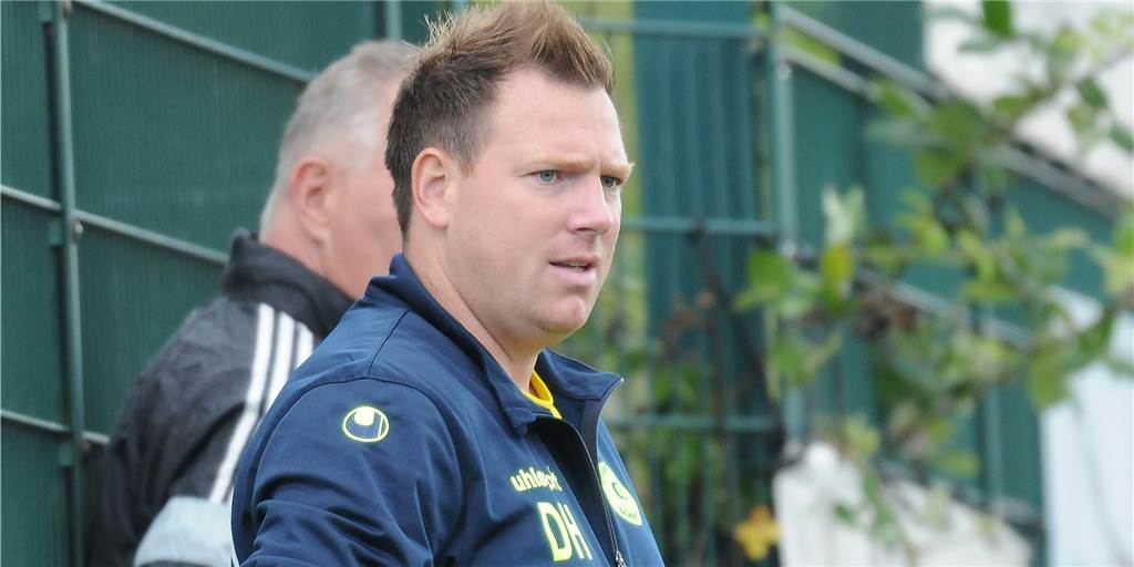 Corona-Verdachtsfall bei der Spvg Schwerin: Spieler mit Atemnot hat sich beim Trainer gemeldet Für das Team von Schwerins Trainer Dennis Hasecke hat sich der Saisonstart wegen eines Corona-Verdachtsfalls verschoben.