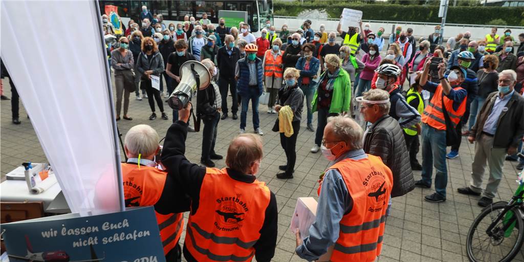 Was steckt hinter dem Fake-Brief an die Flughafen-Gegner? Bei der Demonstration der Fluglärm-Gegner am Sonntag (6.9.) wurde der gefälschte Brief vorgelesen, weil man dem Fake aufgesessen war.