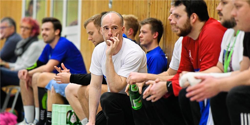 Kreuzbandriss: Der HSC muss lange auf einen seiner Spieler verzichten Gerard Siggemann, Trainer des HSC Haltern-Sythen, muss lange auf einen seiner Spieler verzichten.