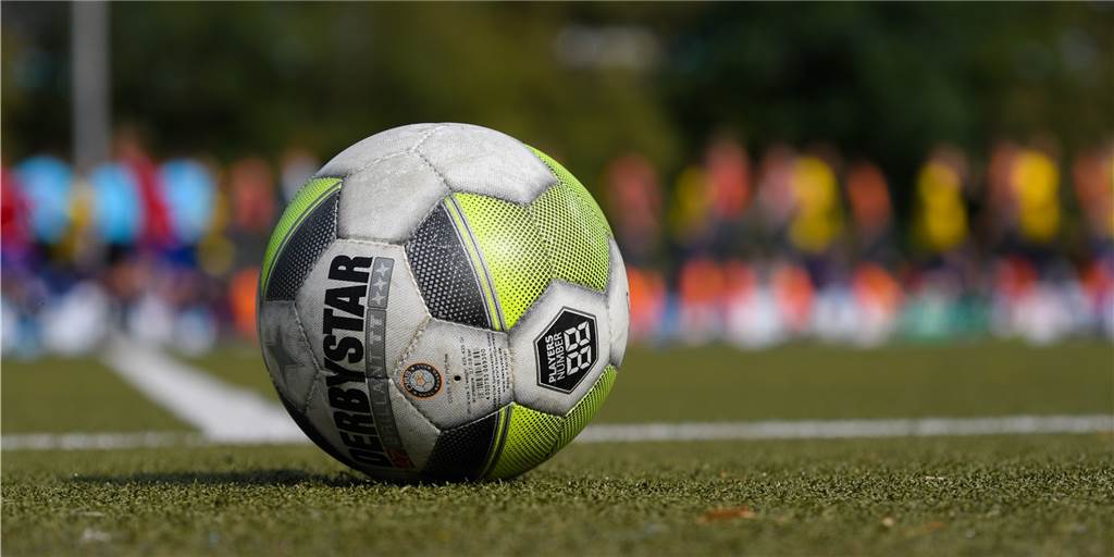 Es ist erst ein Spieltag gespielt, da feiert ein Klub aus Lünen schon die Rettung Es ist erst ein Spieltag gespielt, da feiert ein Klub aus Lünen schon die Rettung