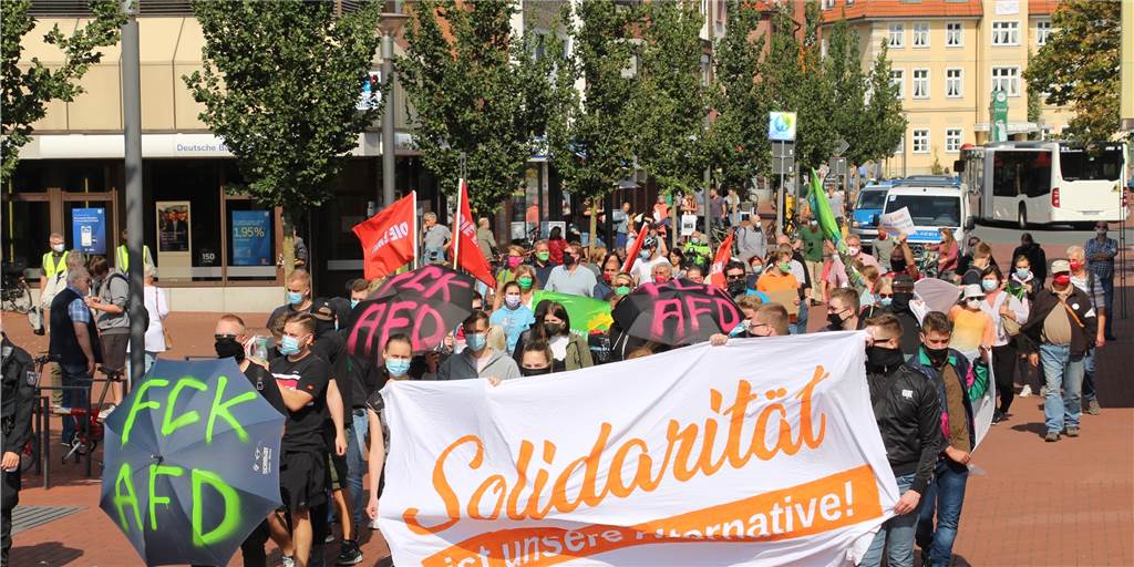 Warnung vor AfD im Kreis Unna: Demonstranten zogen durch Lünen Die Demo zog vom Bahnhof zum Europaplatz in Lünen.