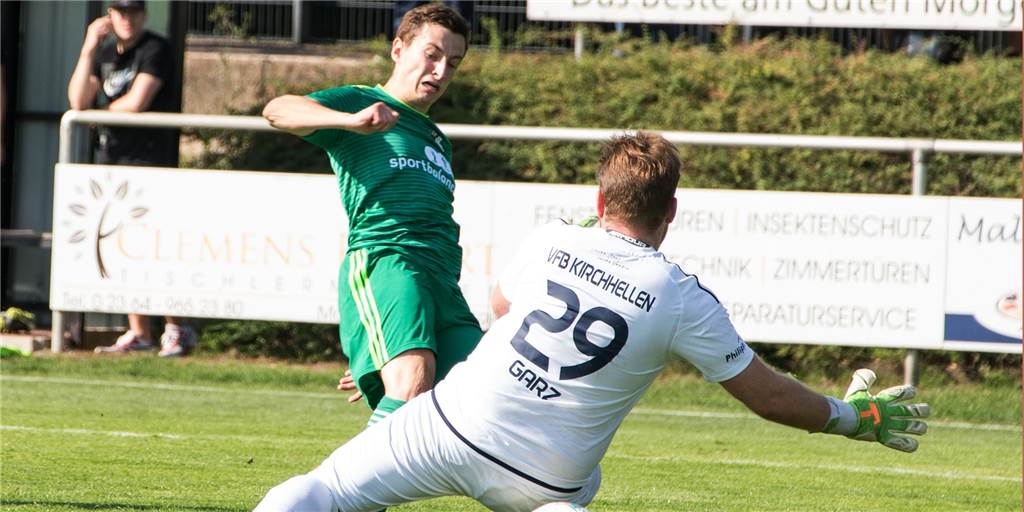 Erster Bezirksliga-Sieg für Bartke: Der LSV schlägt den VfB Kirchhellen Timo Berg (l.) erzielte gegen Kirchhellen das 1:0 für den SV Lippramsdorf. patzke