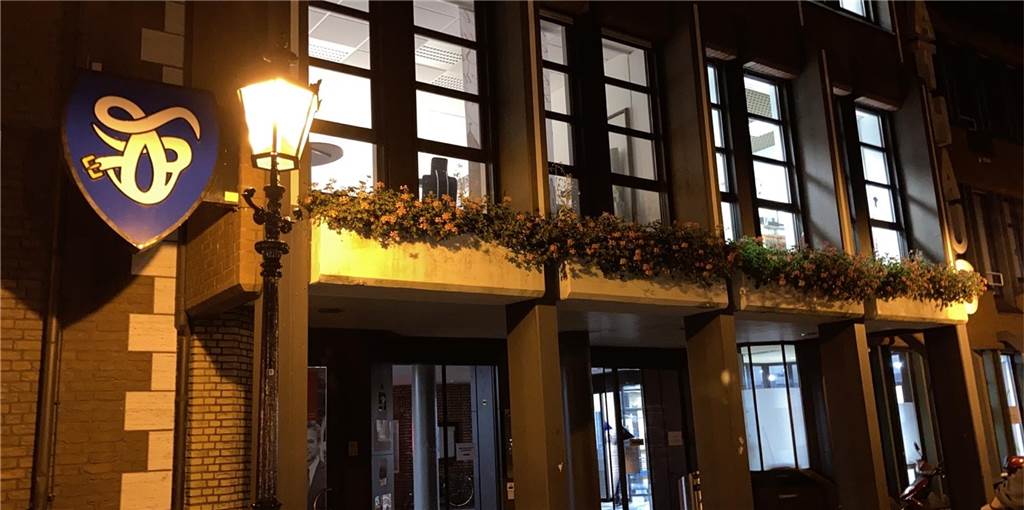 Ein engagierter Wahlkampf wurde nicht für alle belohnt Im Rathaus brannte bis zum späten Abend noch das Licht.