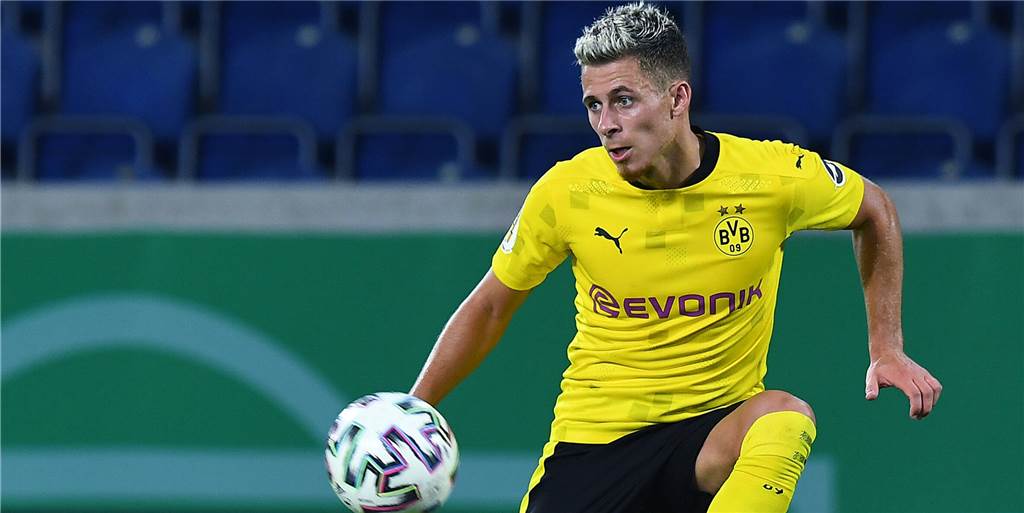 Ein echter Teamplayer: Thorgan Hazard hilft beim BVB, wo er kann Ein echter Teamplayer: Thorgan Hazard hilft beim BVB, wo er kann