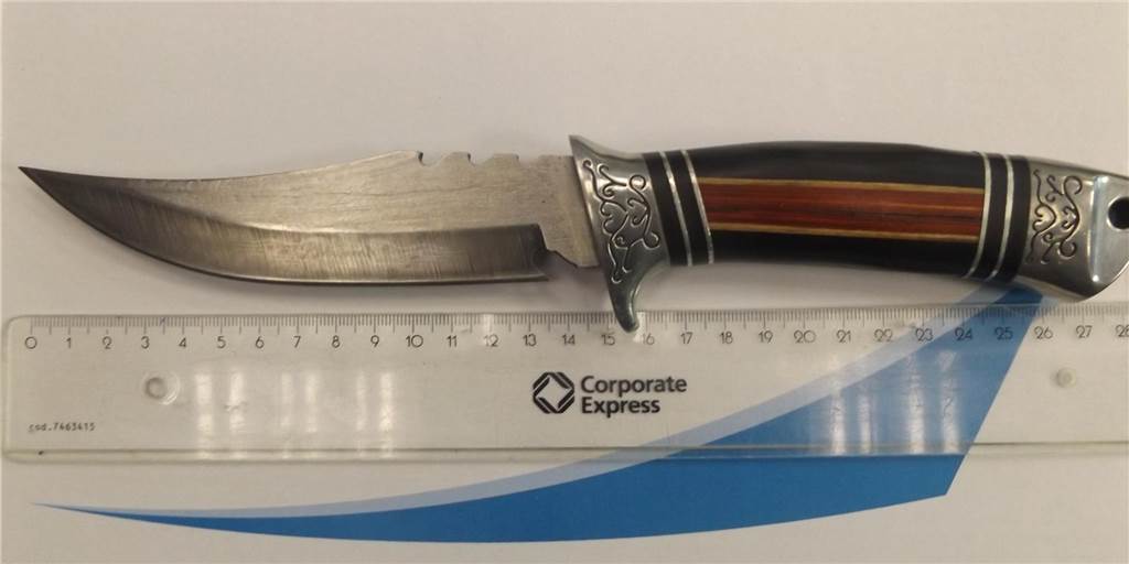Messerattacke in Lütgendortmund: „Mein Sohn dachte, er muss sterben“ Ein 16-jähriger Dortmunder ist am Samstag (12.9.) mit einem Messer attackiert und schwer verletzt worden (Symbolbild).