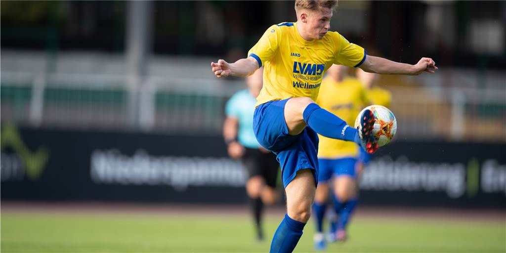 „Ich hab noch mal einen Sprung gemacht“: Robin Schmitt hat sich an die Landesliga gewöhnt „Ich hab noch mal einen Sprung gemacht“: Robin Schmitt hat sich an die Landesliga gewöhnt