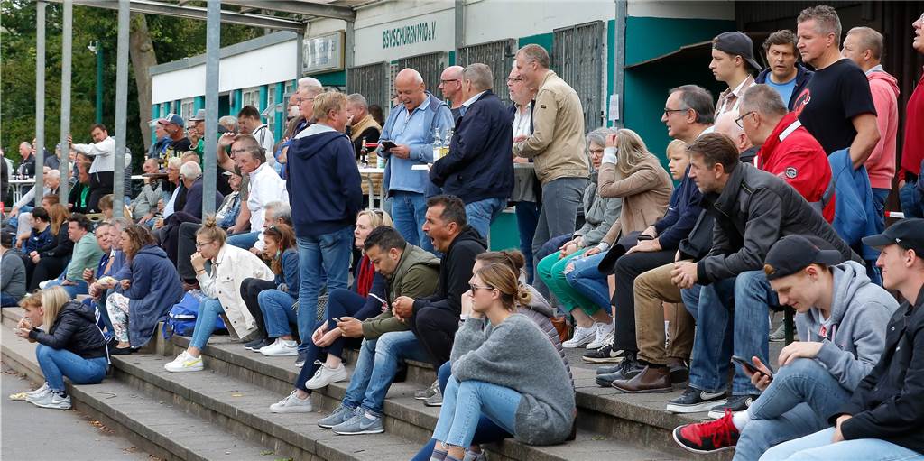 Fans dürfen sich freuen: NRW verkündet weitere Lockerungsmaßnahmen Fans dürfen sich freuen: NRW verkündet weitere Lockerungsmaßnahmen