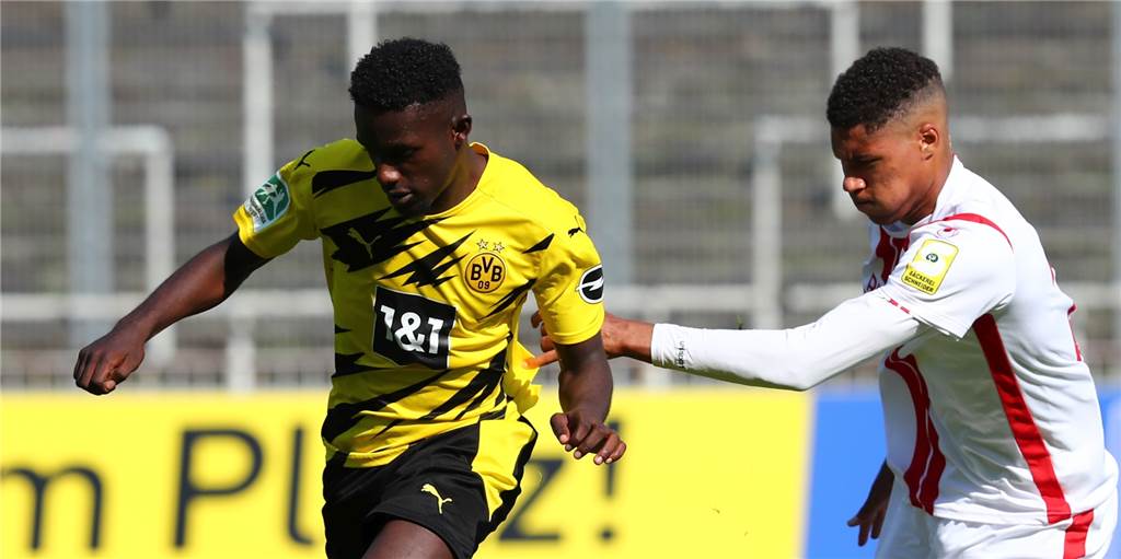 U23-Wirbelwind Tachie ist beim BVB angekommen - und hat noch viel vor U23-Wirbelwind Tachie ist beim BVB angekommen - und hat noch viel vor