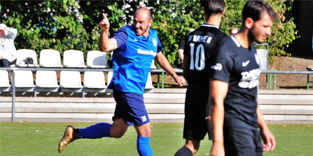 Nach der Einwechselung des Trainers des FC Frohlinde ändert sich die Partie beim SV Wanne 11 Nach der Einwechselung des Trainers des FC Frohlinde ändert sich die Partie beim SV Wanne 11