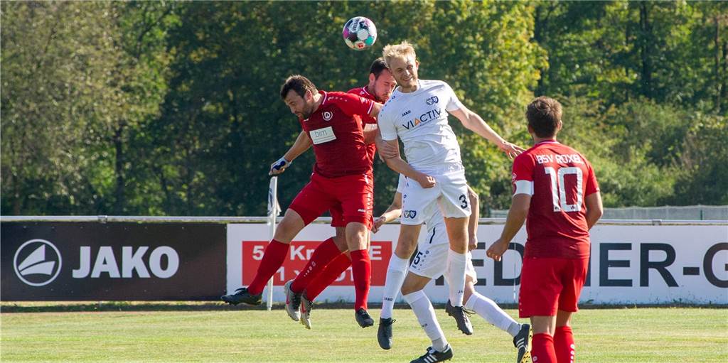 Bittere Landesliga-Niederlage für den TuS - Torwart-Wechsel zur Halbzeit Simon Thiemann (weiß) und der TuS Haltern am See haben erstmals in der Landesliga 4 verloren.