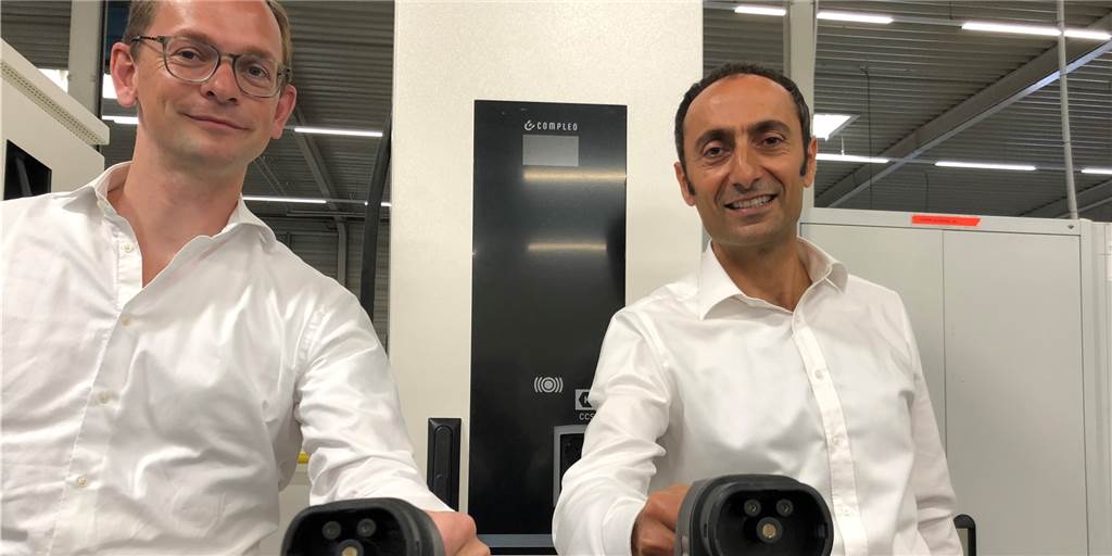 Dortmunder Firma will in ganz Europa wachsen - jetzt als AG Sie geben Autos den Strom: Die bisherigen Geschäftsführer Georg Griesemann (l.) und Checrallah Kachouh gehören jetzt zum Vorstand einer neuen Aktiengesellschaft in Dortmund