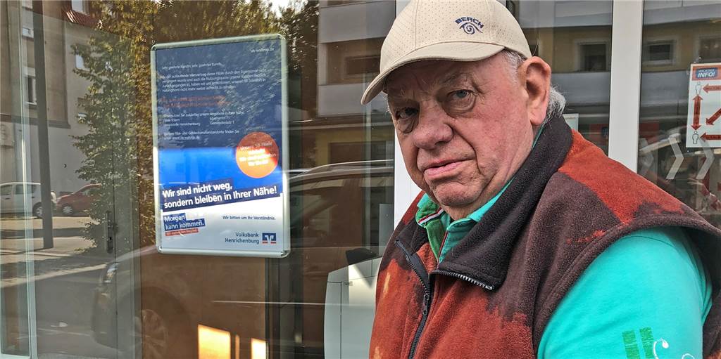 Volksbank schließt Standort: „Für alte Menschen gibt es keinen Ausweg“ Horst Trzebiatowski ist seit Jahren Kunde der Volksbank an der Lange Straße. Der SB-Standort schließt. Jetzt ist er stinksauer.