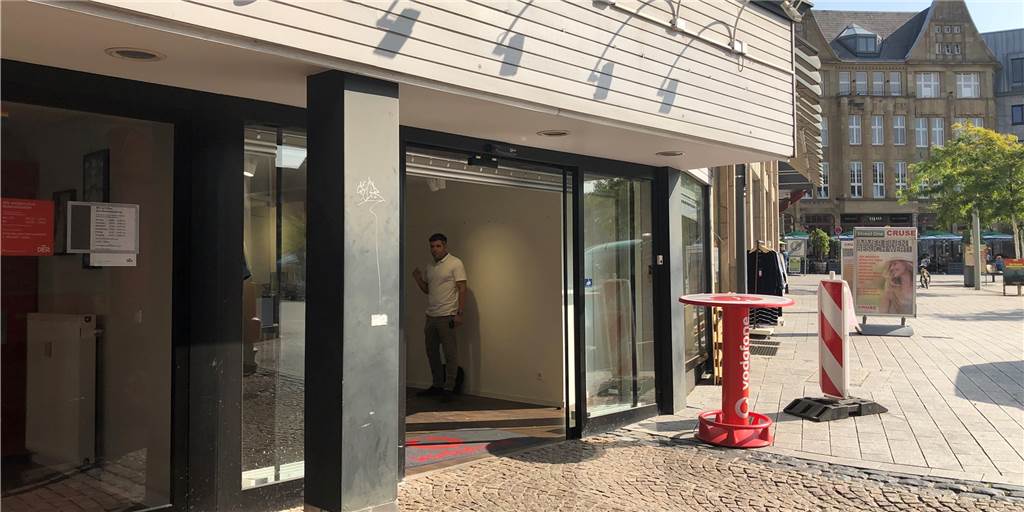 Nachfolger für Vodafone: Neues Geschäft zieht in die Castroper Altstadt Hier ersetzt ein neues Geschäft bald einen Leerstand.