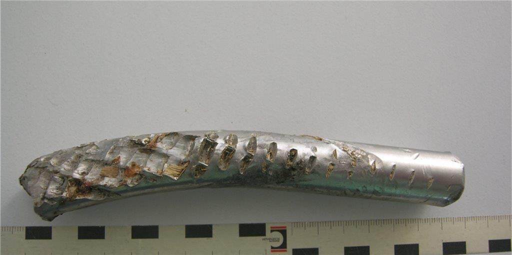 Die größten Verbrechen in Werne: Wer ist der Serientäter im Maisfeld? Die perfiden Taten findet über ganz Deutschland verteilt statt. Das Bild zeigt ein Metallstück, das die Kreispolizeibehörde Borken sicherstellen konnte.