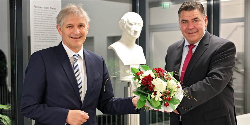 Miese Beteiligung an Stichwahl - besonders schlecht in Stockum Mario Löhr (r., hier mit Noch-Landrat Michael Makiolla) ist neuer Landrat des Kreises Unna. Auch die meisten Wähler aus Werne haben für den 49-jährigen Kandidaten der SPD gestimmt. Die Wahlbeteiligung in der Lippestadt war teilweise aber unterirdisch.