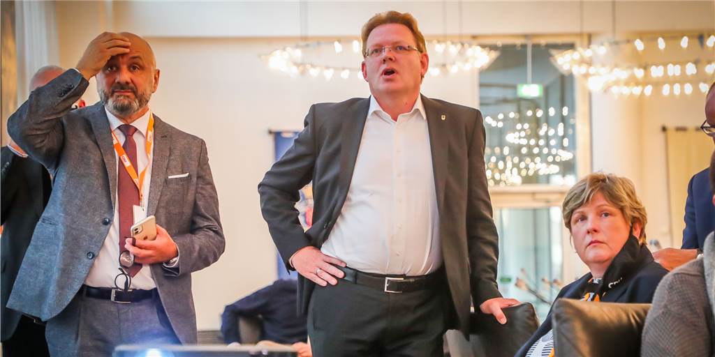 Enttäuschte Gesichter am Wahlabend bei der CDU: (v.l.) Ratsmitglied und vermutlich neuer Fraktions-Vize Uwe Waßmann, der unterlegene OB-Kandidat Dr. Andreas Hollstein und die Dortmunder Partei-Vize Claudia Middendorf. 